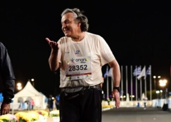 «Η ζωή είναι πολύτιμη, μην την εγκαταλείπετε»: Συγκινεί ο Γιώργος Υφαντίδης που τερμάτισε τελευταίος στον Μαραθώνιο