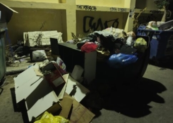 Ηράκλειο – Δημοτικά τέλη: Αυξήσεις και παρελθοντολογία με φόντο τους γεμάτους κάδους