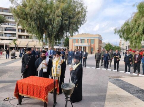 Ηράκλειο: Με επιμνημόσυνη δέηση και κατάθεση στεφάνων τιμήθηκε η επέτειος της Εθνικής Αντίστασης