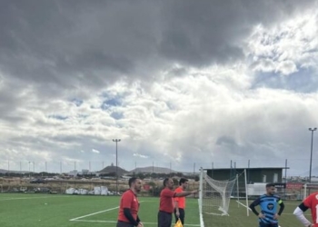 Ηράκλειο: Oπαδός εισέβαλε στο γήπεδο και χτύπησε τον τερματοφύλακα – έκανε ράμματα στο Βενιζέλειο