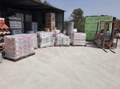 Ηράκλειο: Τον “τσάκωσαν” τη στιγμή που έκλεβε οικοδομικά υλικά από επιχείρηση