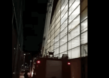 Kακοκαιρία Adel: Αποκολλήθηκε plexiglass από κολυμβητήριο στην Κέρκυρα (Δείτε βίντεο)