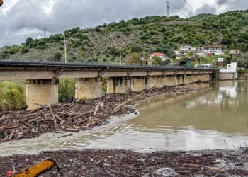 Κακοκαιρία: «Χτυπήθηκαν» οι περιφέρειες Ιονίων Νήσων και Ηπείρου - Πάνω από 360 κλήσεις στην πυροσβεστική