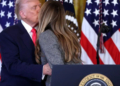 Κοινή εμφάνιση Τραμπ-Μελάνια στον Λευκό Οίκο μετά τις κατηγορίες για τις σχέσεις με τον Έπσταϊν