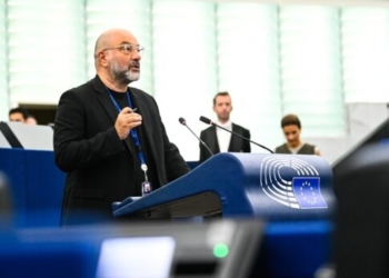 Κραυγή αγωνίας από την Κρήτη – Σάκης Αρναούτογλου και Κατερίνα Σπυριδάκη ζητούν Ευρωπαϊκή παρέμβαση για τους ελαιοπαραγωγούς