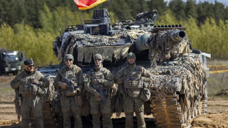 Μανιφέστο Μερτς: «Η ΕΕ να γίνει αμυντική ένωση - Η Ρωσία μεγαλύτερη απειλή για την Ευρώπη»