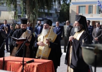 Με επιμνημόσυνη δέηση και κατάθεση στεφάνων τιμήθηκε στο Ηράκλειο η Hμέρα των Ενόπλων Δυνάμεων