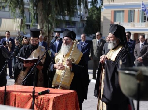 Με επιμνημόσυνη δέηση και κατάθεση στεφάνων τιμήθηκε στο Ηράκλειο η Hμέρα των Ενόπλων Δυνάμεων