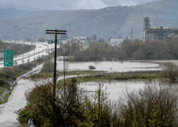 Μεγάλες ζημιές από την κακοκαιρία στην Ήπειρο: «Βούλιαξαν« καλλιέργειες, δρόμοι και γεφύρια
