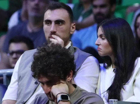 Μιλουτίνοφ, Φαλ, Κώστας Αντετοκούνμπο, Τσιτσιπάς και Καραλής στην πρεμιέρα του Τζόκοβιτς στην Αθήνα