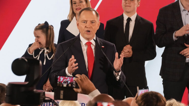 Ναβρότσκι (Πολωνία): Οποιοδήποτε ειρηνευτικό σχέδιο πρέπει να είναι αποδεκτό από την Ουκρανία