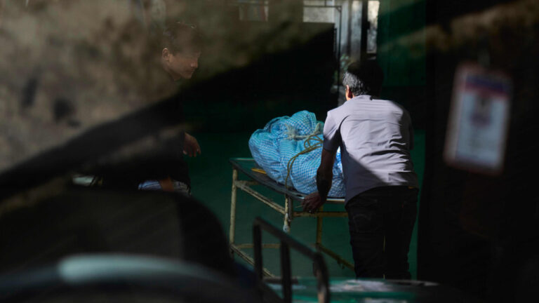 Νεπάλ: Διασώστες ανέσυραν τα πτώματα δύο ορειβατών