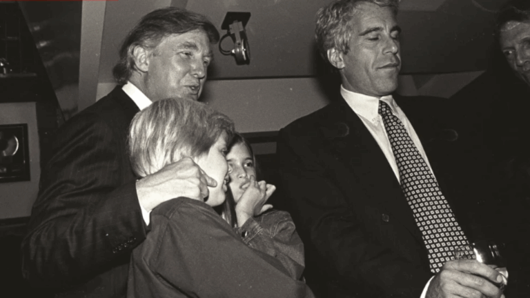 Ο Επστάιν παρακολουθούσε στενά τον Τραμπ - Οι αποκαλύψεις για τη σχέση τους από τα νέα emails