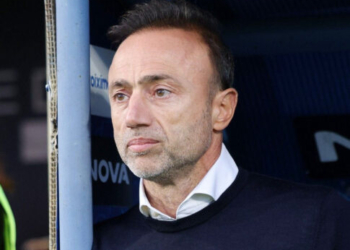 Ο Κόντης σκέφτεται την ΑΕΚ και τη… διακοπή