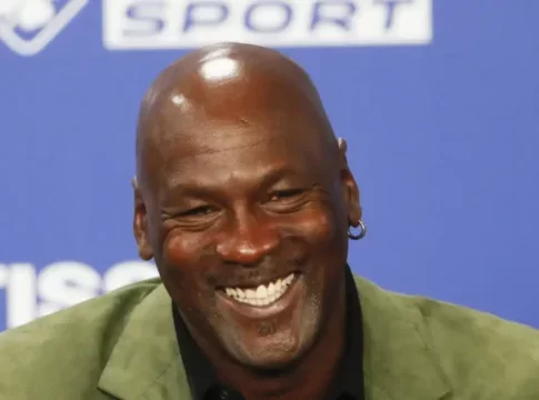 Ο Μάικλ Τζόρνταν δώρισε 10 εκατομμύρια δολάρια σε ιατρικό κέντρο προς τιμήν της μητέρας του