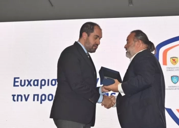 O Μάριος Ηλιόπουλος και η SEAJETS βραβεύτηκαν για τη συμβολή τους στις επιχειρήσεις κατάσβεσης πυρκαγιών