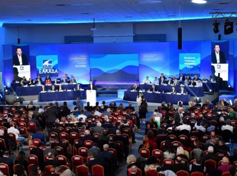 Οι απαιτήσεις των δήμων και τα …κάλαντα