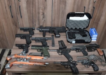 Όπλα στο Ρέθυμνο: Ενώπιον της δικαιοσύνης οι πέντε συλληφθέντες – Σε εκκλησιαστικό χώρο είχε κρύψει το πιστόλι ο ιερομόναχος