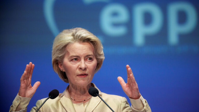 Ούρσουλα φον ντερ Λάειν: Τρεις επιλογές για τη χρηματοδότηση της Ουκρανίας