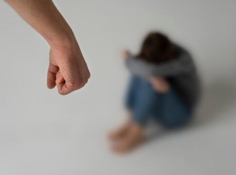 Παιδική κακοποίηση: Ανησυχητική αύξηση των καταγγελιών στην Κρήτη – Τι δείχνουν τα στοιχεία