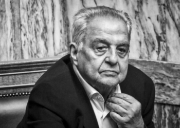 Πέθανε ο Αλέκος Φλαμπουράρης