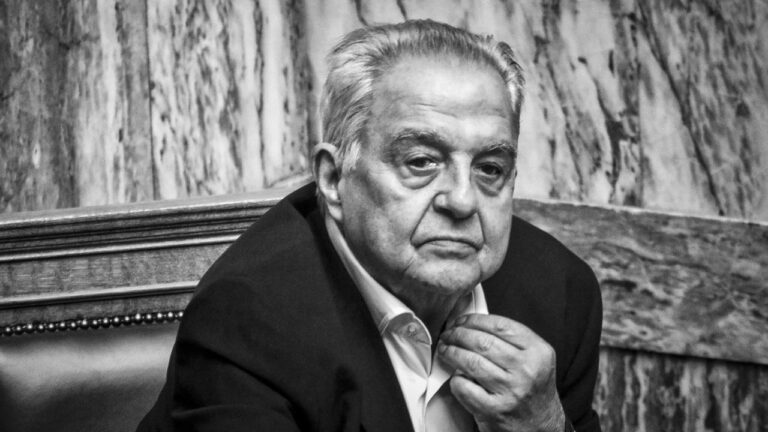 Πέθανε ο Αλέκος Φλαμπουράρης