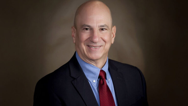 Πιτ Σκανδαλάκης: Ο Ελληνοαμερικανός εισαγγελέας της Τζόρτζια που «καθάρισε» τον Τραμπ – Πώς βρέθηκε στη θέση «κλειδί» 