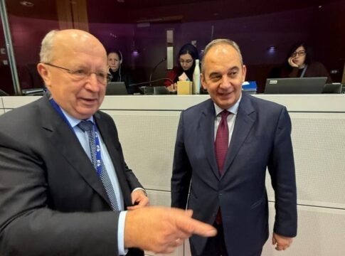 Πλακιωτάκης στον Επίτροπο Άμυνας: Η Τουρκία δεν μπορεί να μετέχει στο SAFE όσο διατηρεί το casus belli