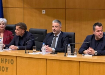 Πλήθος κόσμου στην παρουσίαση βιβλίου του Γαβριήλ Κουρή – Φωτογραφίες