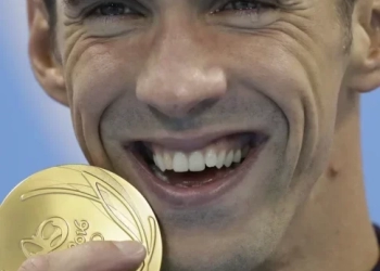 Πώς είναι σήμερα ο Μάικλ Φελπς – Αγνώριστος ο χρυσός Ολυμπιονίκης, 9 χρόνια μετά την απόσυρσή του (εικόνες)