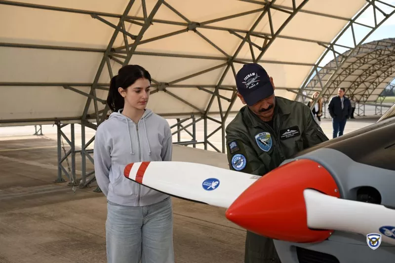 Πτήσεις μαθητών στο Τατόι