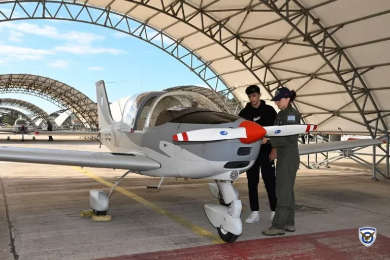 Πτήσεις μαθητών στο Τατόι