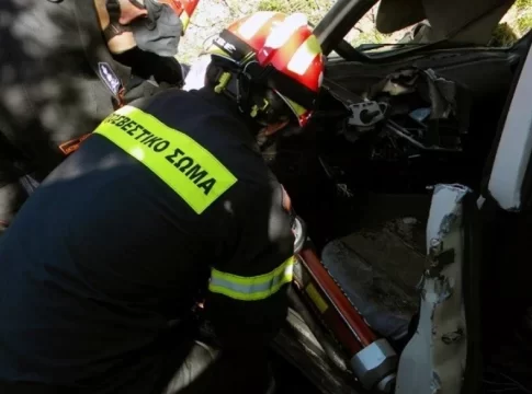 Ρέθυμνο: Εγκλωβίστηκε οδηγός μετά από τροχαίο