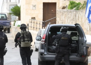 «Σαρώνουν» τα Βορίζια άνδρες της ΕΚΑΜ – Έρευνες σε σπίτια και οχήματα, ξεκίνησαν οι προσαγωγές