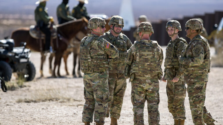 Σχέδιο των ΗΠΑ για αποστολή στρατευμάτων στο Μεξικό κατά των καρτέλ ναρκωτικών