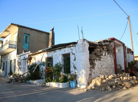 Σεισμόπληκτοι Αρκαλοχωρίου: Σημαντικές καθυστερήσεις στις αποζημιώσεις