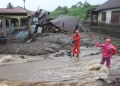 Σφοδρές πλημμύρες στην Ινδονησία - Στους 84 νεκροί οι νεκροί (Εικόνες)