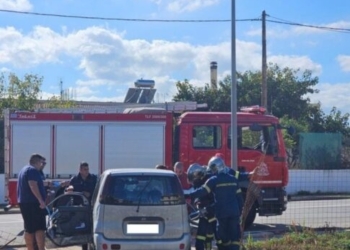 Σφοδρή σύγκρουση αυτοκινήτων στα Χανιά – Στο νοσοκομείο δύο άτομα (Φωτογραφίες)