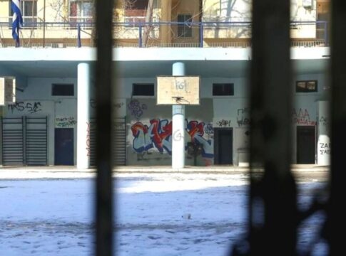 Στη Βουλή τα κενά στα σχολεία της Κρήτης – Τι απάντησε στον Μ. Συντυχάκη ο Υφυπουργός Παιδείας (βίντεο)