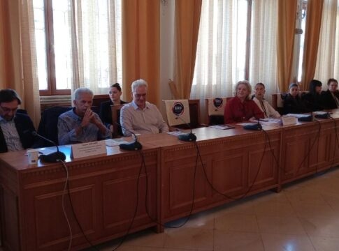 Στην προσομοίωση συνεδρίασης του Ευρωπαϊκού Κοινοβουλίου από μαθητές στη Λότζια ο Δήμαρχος Ηρακλείου