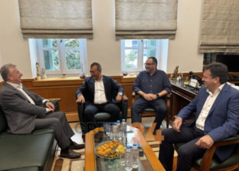 Στο Ηράκλειο ο Γιάννης Βρούτσης – Συνάντηση με Αρναουτάκη