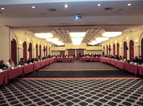 Στο πλευρό των καταστηματαρχών Καλυβών, Αλμυρίδας και Γεωργιούπολης το Περιφερειακό Συμβούλιο