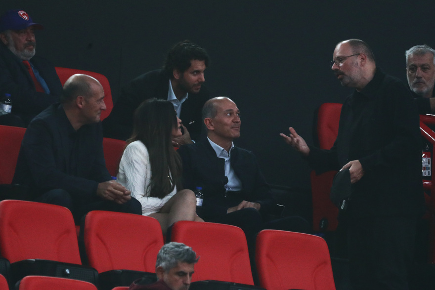 Στο ΣΕΦ για τον αγώνα του Ολυμπιακού με τη Ζαλγκίρις η Κίμπερλι Γκιλφόιλ - Δείτε φωτογραφίες 