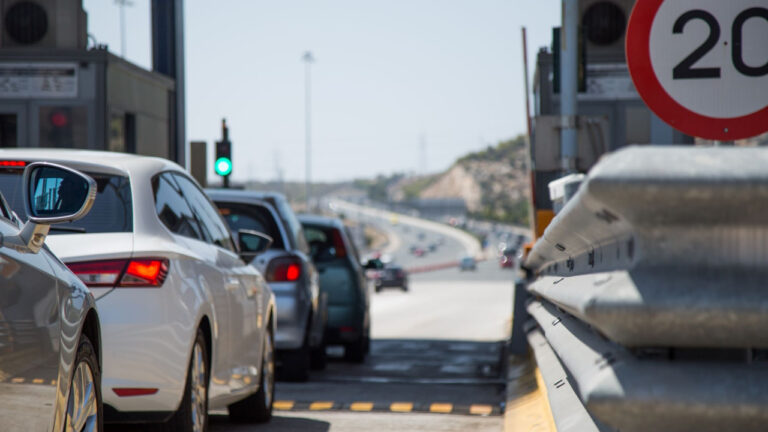 Συνελήφθη 56χρονος που οδηγούσε με την όπισθεν για 1,5 χλμ στη ΛΕΑ της Αττικής Οδού