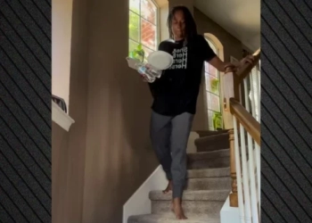 «Τα γόνατά μου κρέμονται από μία κλωστή, αλλά ακόμα στέκομαι όρθια» λέει η θρυλική Ολυμπιονίκης Μάριον Τζόουνς