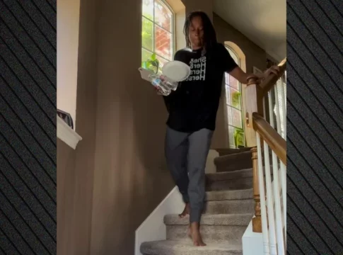 «Τα γόνατά μου κρέμονται από μία κλωστή, αλλά ακόμα στέκομαι όρθια» λέει η θρυλική Ολυμπιονίκης Μάριον Τζόουνς