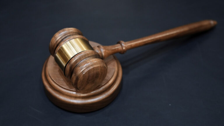 Θεσσαλονίκη: Αθώος ο 27χρονος που έπεσε θύμα ληστείας και κατηγορήθηκε για προσέλκυση ανήλικης