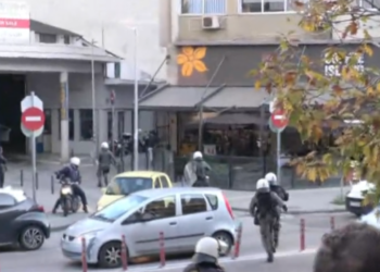 Θεσσαλονίκη: Ένταση στα δικαστήρια που εκδικάζεται η υπόθεση δολοφονίας του Άλκη Καμπανού