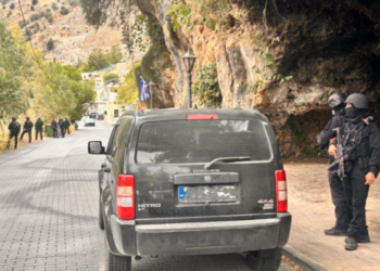 Θρήνος στα Βορίζια μετά το μακελειό: Φόβοι για αντίποινα, άφαντοι οι δράστες – Γιατί σταμάτησαν οι έρευνες της ΕΛ.ΑΣ.