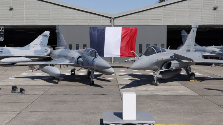 Τι είναι τα Rafale που θα αγοράσει η Ουκρανία από τη Γαλλία, ποιοι τα διαθέτουν και πού έχουν δοκιμαστεί
